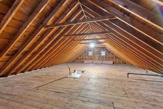 24 Berkshire St, Fitchburg, MA 01420