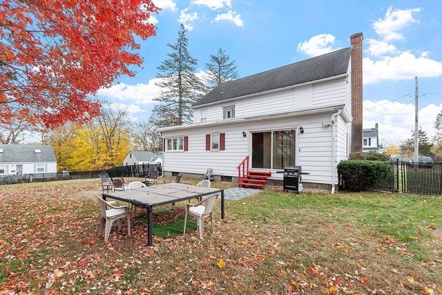 24 Berkshire St, Fitchburg, MA 01420