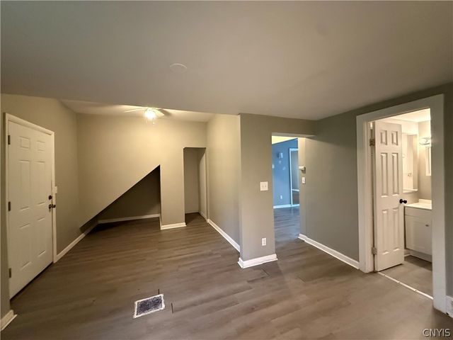 4822 West Seneca 5, Onondaga, NY 13215
