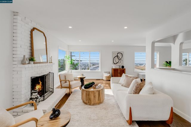 5949 Arlington Blvd, Richmond, CA 94805