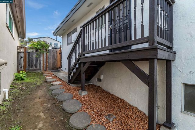 5949 Arlington Blvd, Richmond, CA 94805