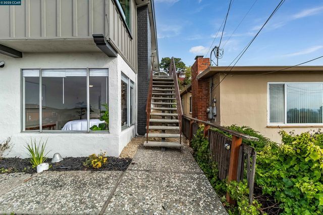 5949 Arlington Blvd, Richmond, CA 94805