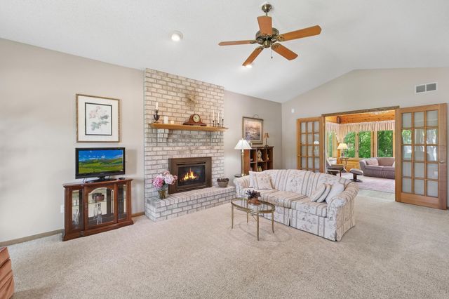 10190 170th Street W, Lakeville, MN 55044