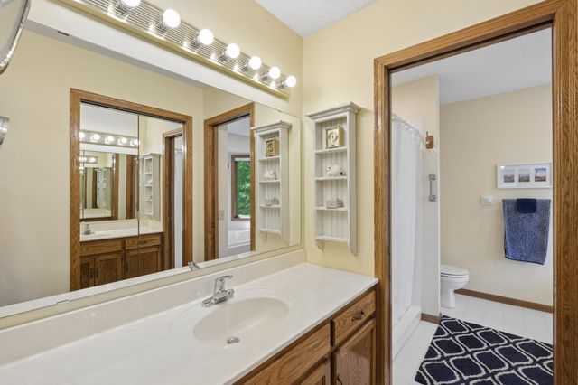 10190 170th Street W, Lakeville, MN 55044