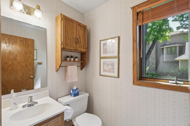 10190 170th Street W, Lakeville, MN 55044