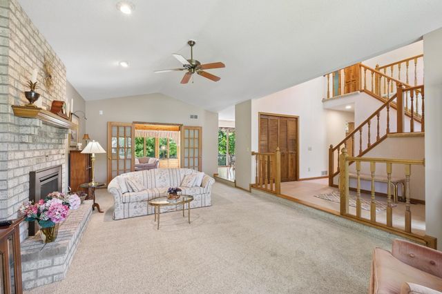 10190 170th Street W, Lakeville, MN 55044