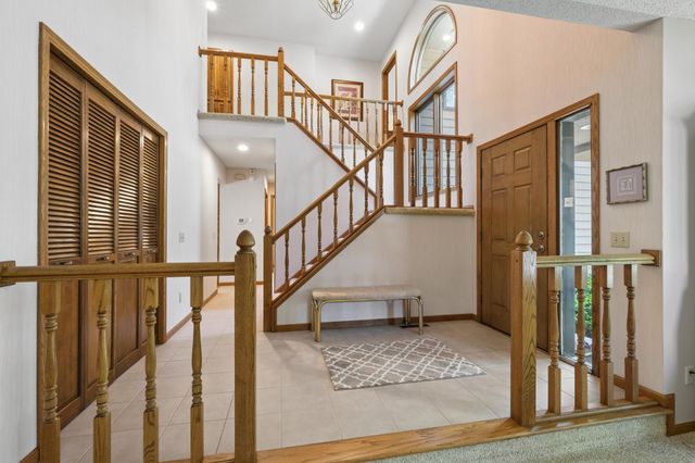 10190 170th Street W, Lakeville, MN 55044