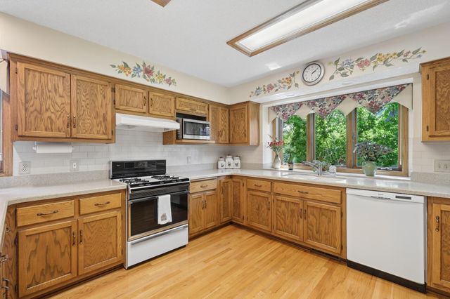 10190 170th Street W, Lakeville, MN 55044