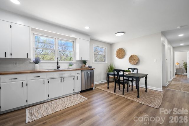 1231 2nd Street SE, Hickory, NC 28602