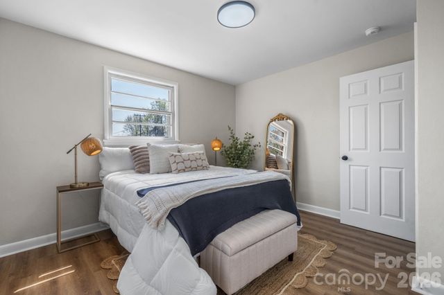 1231 2nd Street SE, Hickory, NC 28602