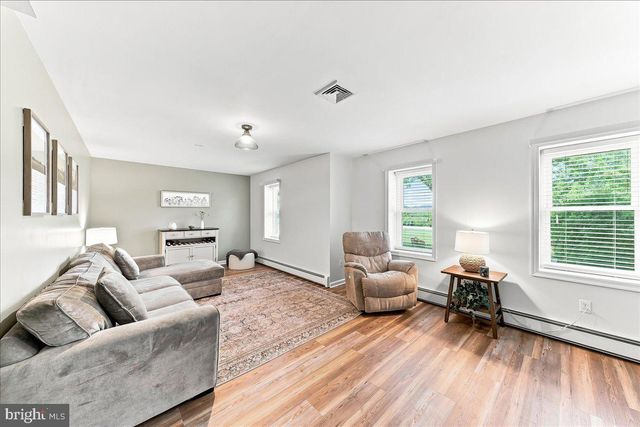 300 DUCK FARM RD, Oxford, PA 19363