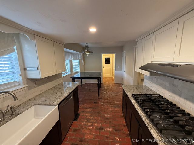 7164 E 53rd Place, Tulsa, OK 74145