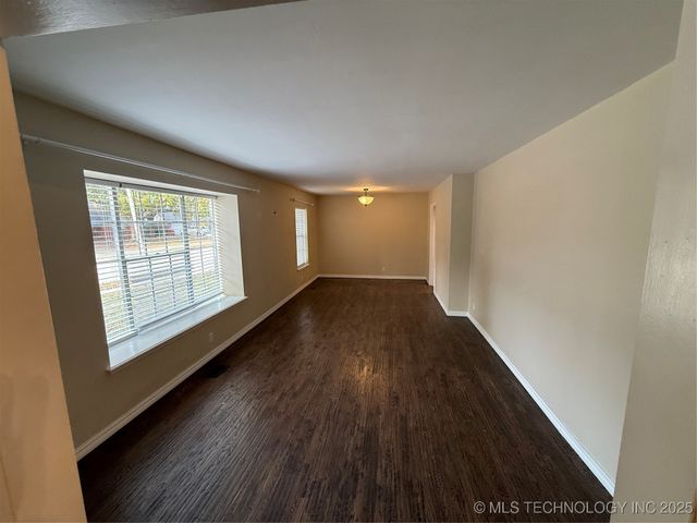 7164 E 53rd Place, Tulsa, OK 74145