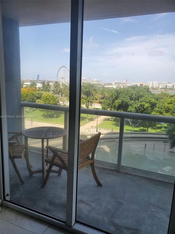 50 Biscayne Blvd 703, Miami, FL 33132