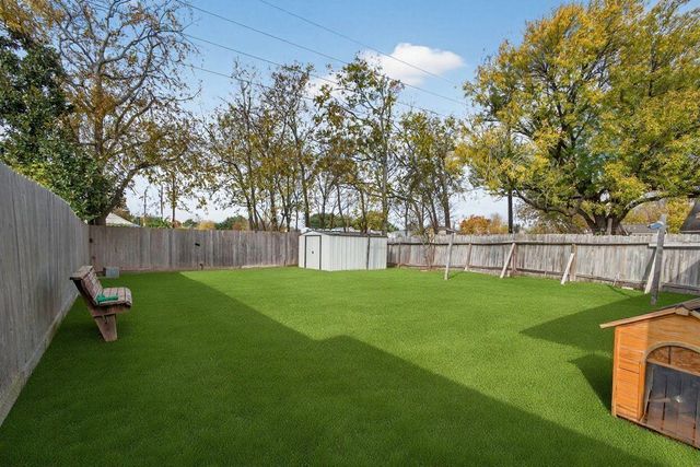 11723 Boxhill Drive, Houston, TX 77066