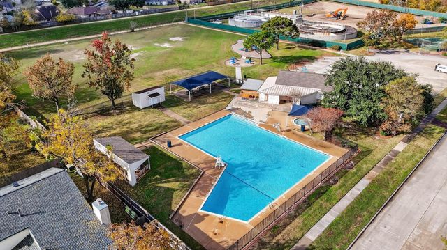 11723 Boxhill Drive, Houston, TX 77066