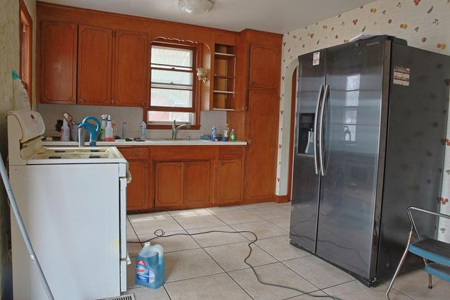 1660 Beech Street, Saint Paul, MN 55106