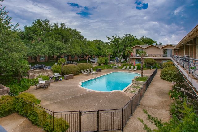 6314 Bandera Avenue C, Dallas, TX 75225
