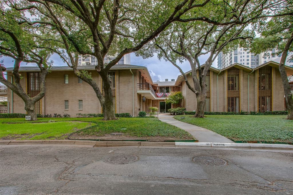 6314 Bandera Avenue C, Dallas, TX 75225