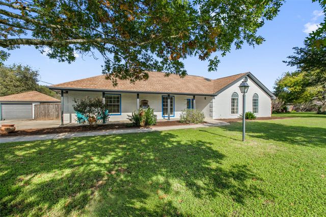 124 Poplar DR, Buda, TX 78610