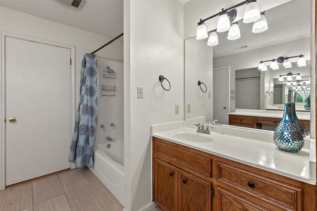 124 Poplar DR, Buda, TX 78610