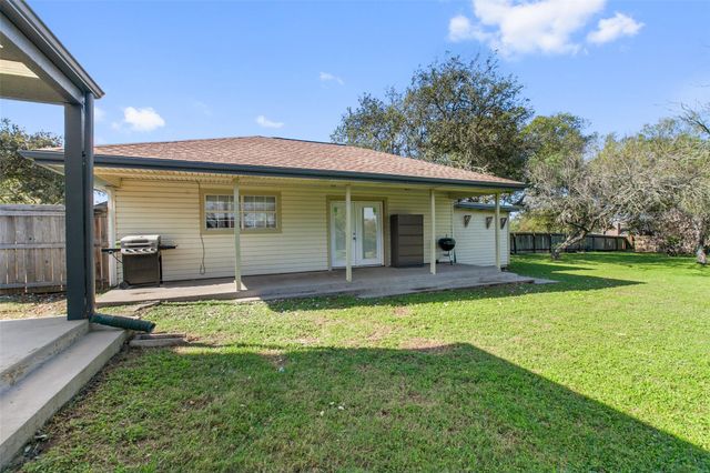 124 Poplar DR, Buda, TX 78610
