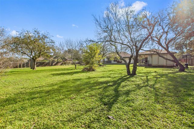 124 Poplar DR, Buda, TX 78610