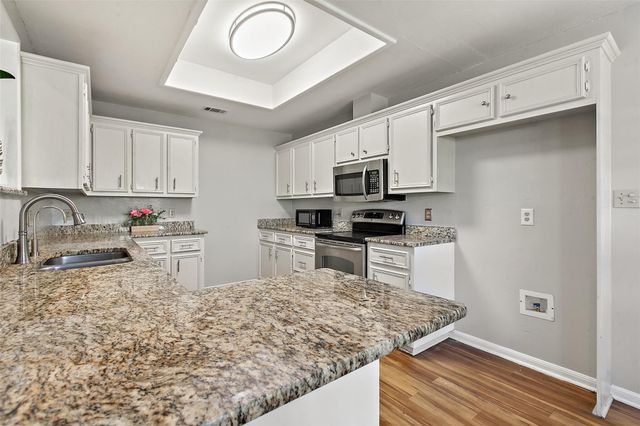 124 Poplar DR, Buda, TX 78610