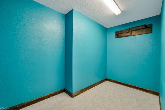 1928 Rockwood DR, Chesapeake, VA 23323