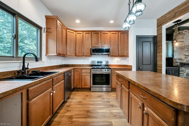 1928 Rockwood DR, Chesapeake, VA 23323