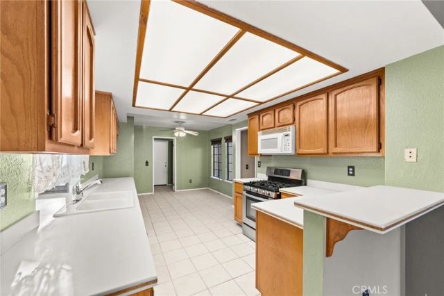 8518 Valley View, Hesperia, CA 92344