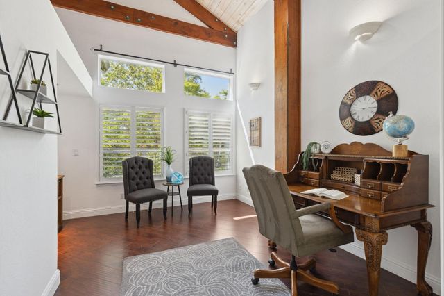 4006 Canyon Dr, Fair Oaks, CA 95628
