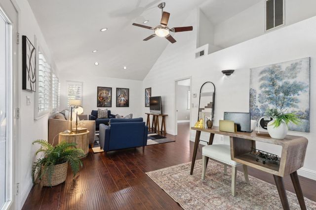 4006 Canyon Dr, Fair Oaks, CA 95628
