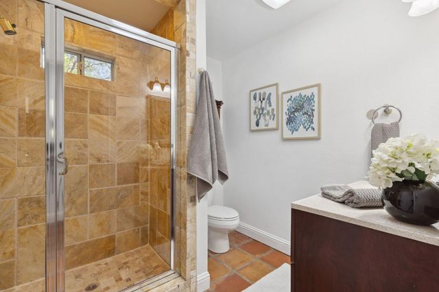 4006 Canyon Dr, Fair Oaks, CA 95628