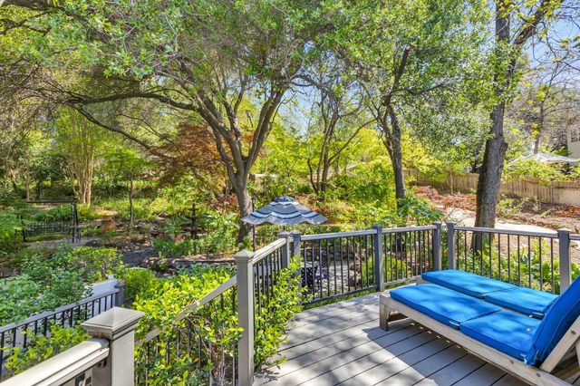 4006 Canyon Dr, Fair Oaks, CA 95628