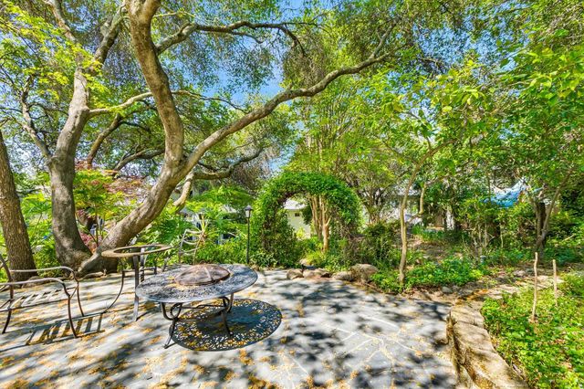 4006 Canyon Dr, Fair Oaks, CA 95628