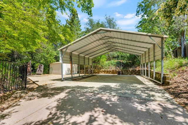 4006 Canyon Dr, Fair Oaks, CA 95628
