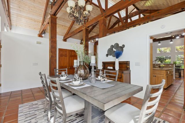 4006 Canyon Dr, Fair Oaks, CA 95628