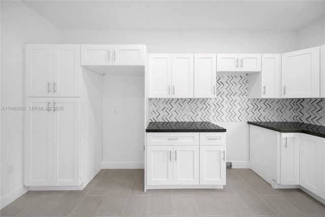 529 NW 56th St, Miami, FL 33127