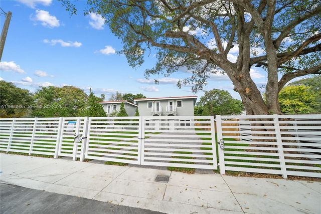 529 NW 56th St, Miami, FL 33127