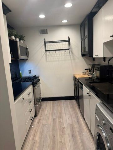 15931 Stillwood Street 1095, Dallas, TX 75248