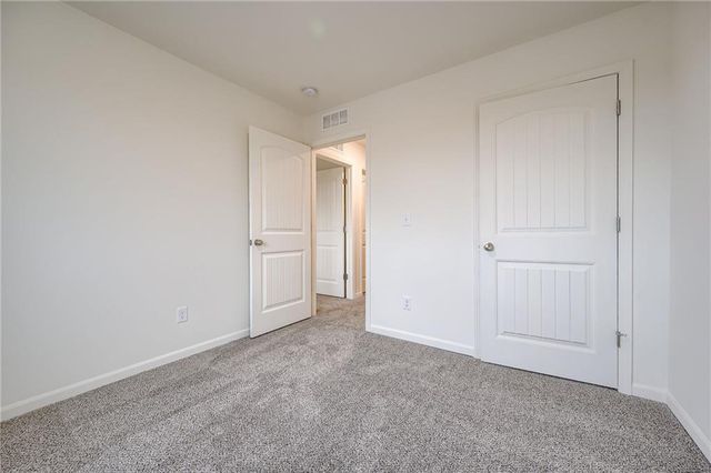 12426 S Redwood Street, Lee's Summit, MO 64086