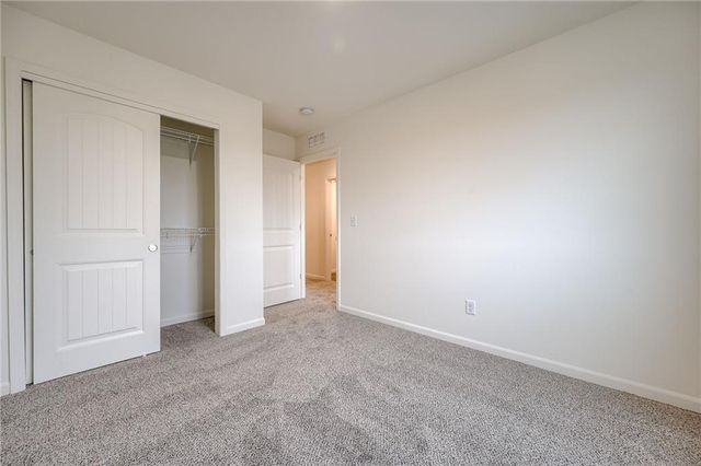 12426 S Redwood Street, Lee's Summit, MO 64086