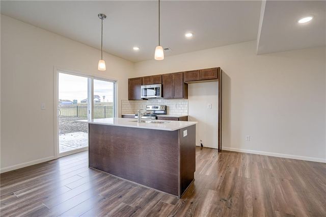 12426 S Redwood Street, Lee's Summit, MO 64086