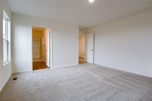 12426 S Redwood Street, Lee's Summit, MO 64086