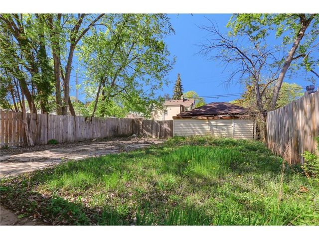 1135 Magnolia Avenue E, Saint Paul, MN 55106