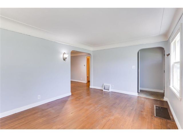 1135 Magnolia Avenue E, Saint Paul, MN 55106
