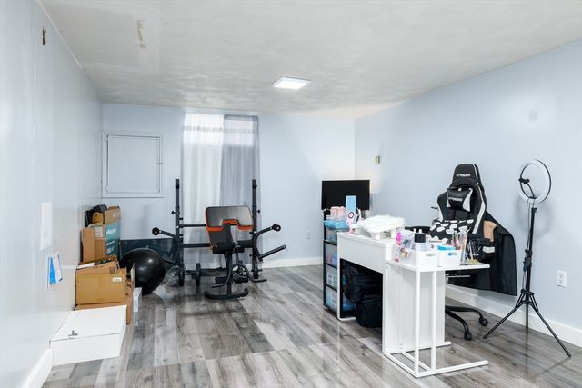 16 Vincent Cir, Worcester, MA 01604