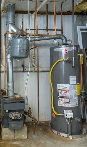 16 Vincent Cir, Worcester, MA 01604