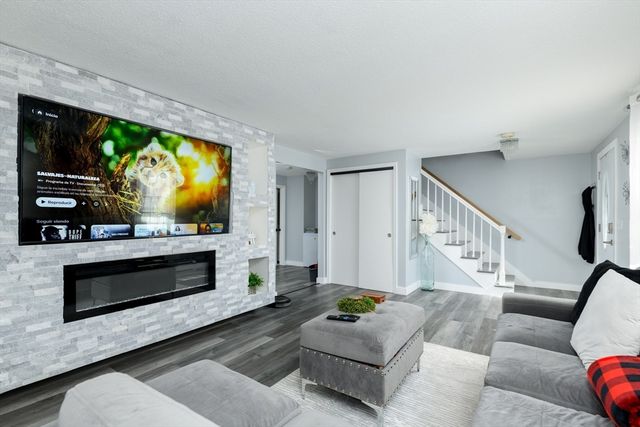 16 Vincent Cir, Worcester, MA 01604